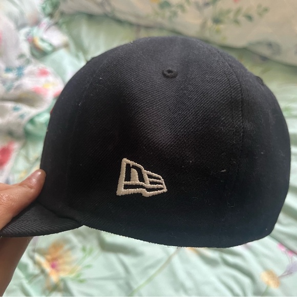 Kid's Boston Red Sox New Era Authentic Collection On-Field 59FIFTY Fitted Hat. - Picture 3 of 7